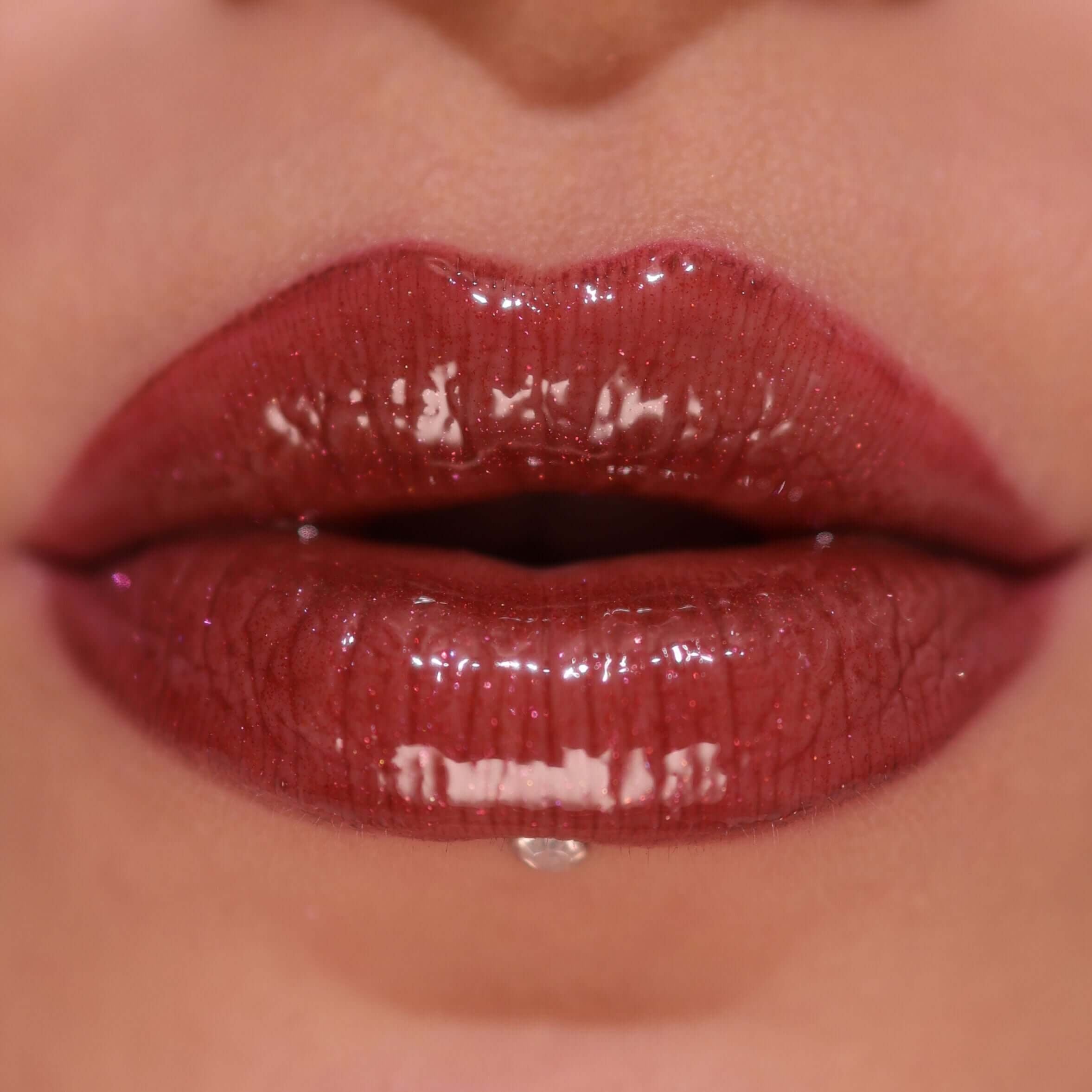 Revolution Pout Bomb Shimmer Gloss