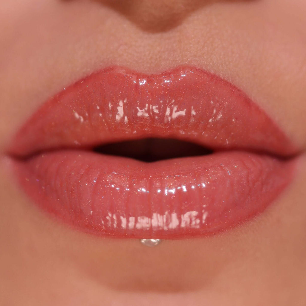 Revolution Pout Bomb Shimmer Gloss
