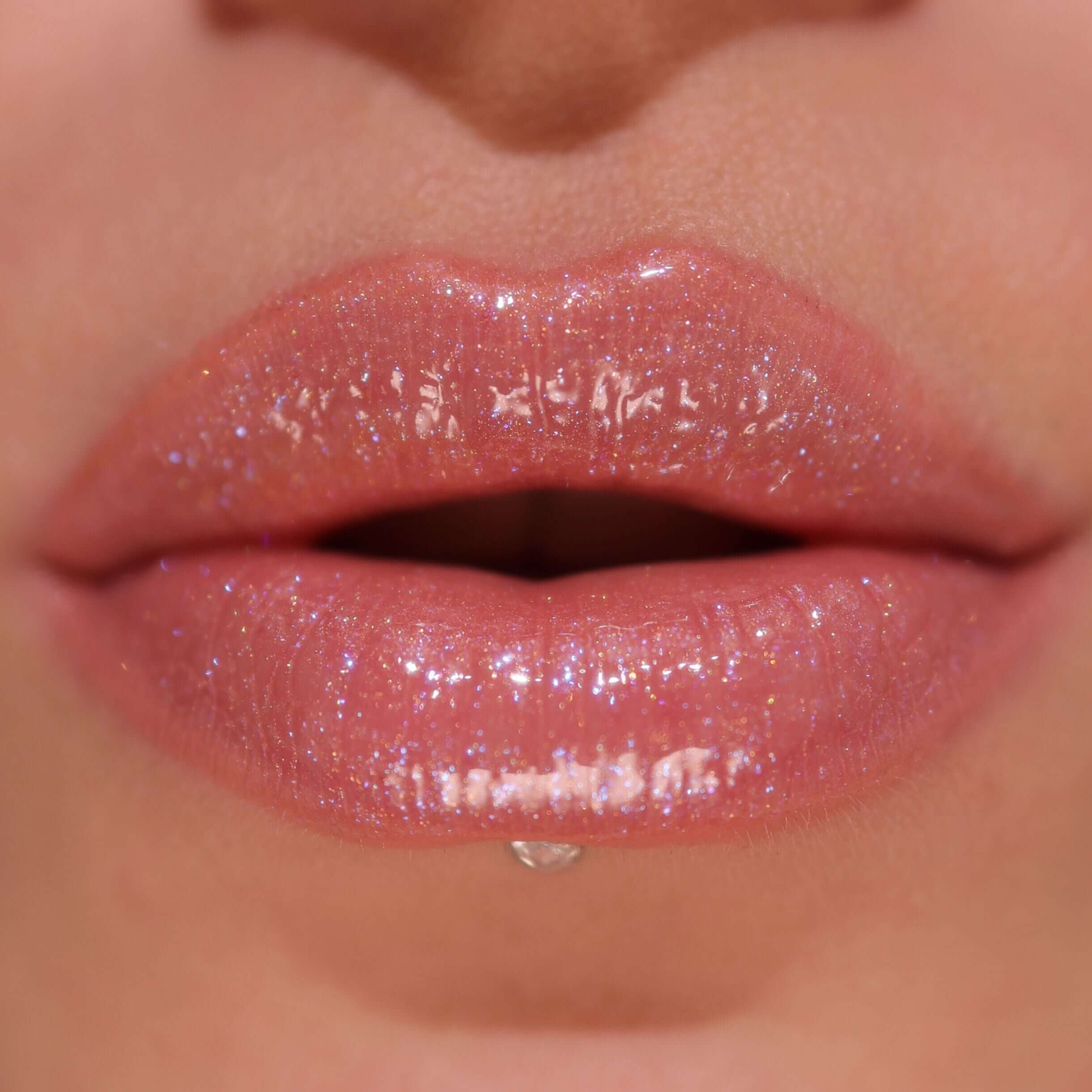 Revolution Pout Bomb Shimmer Gloss